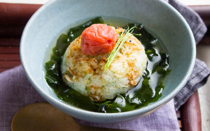 小澤さん家の 揚げ玉しらす青海苔の焼きおにぎりだしかけごはん