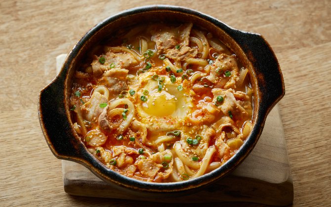 体の芯からぽっかぽか 韓国風鍋焼きだしうどん