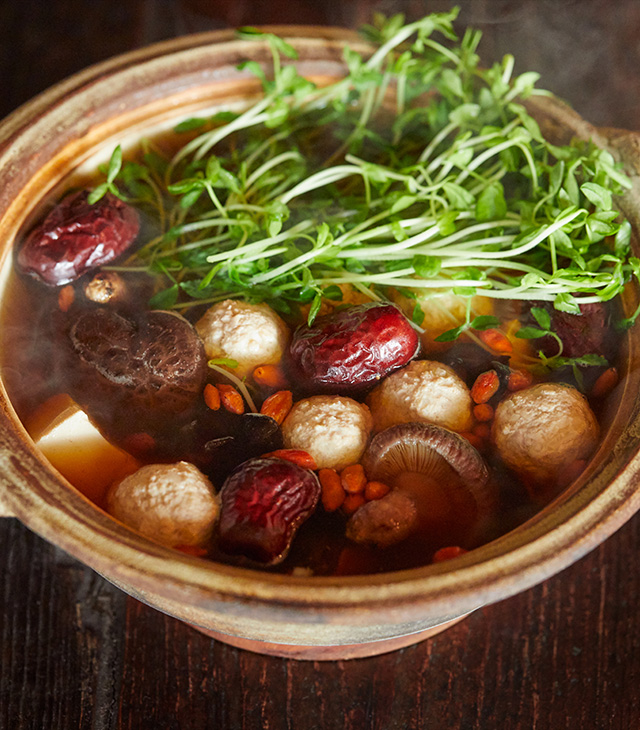 漢方だし鶏団子なべ