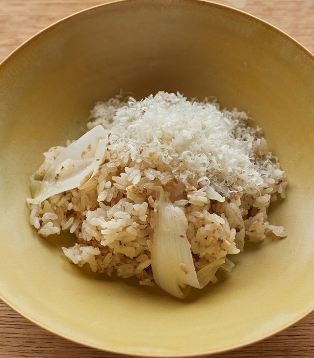 新玉ねぎのだし炊き込みご飯