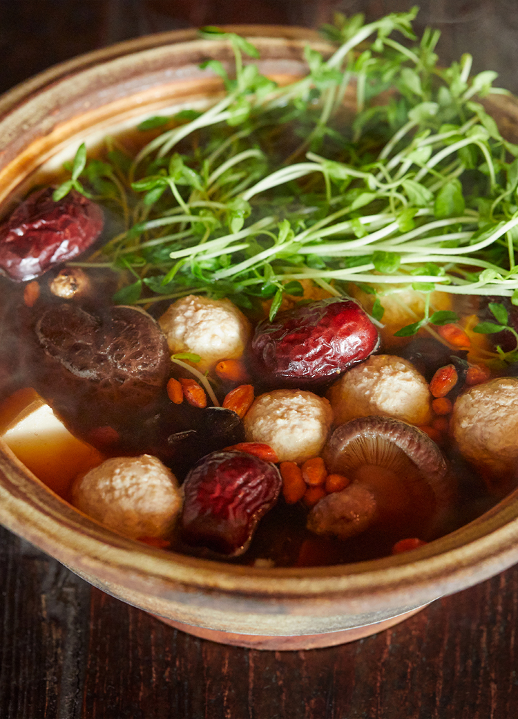 漢方だし鶏団子なべ