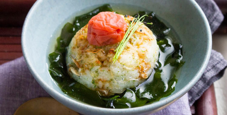 揚げ玉しらす青海苔の焼きおにぎりだしかけごはん