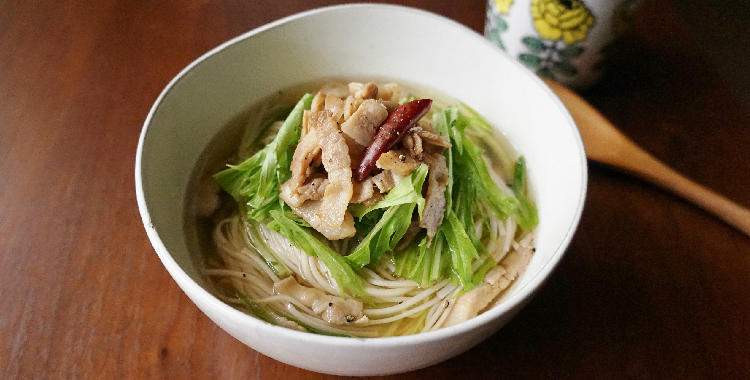 カリカリ豚バラと水菜のにゅうめん