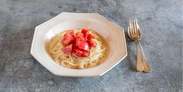 トマトの冷製だしパスタ