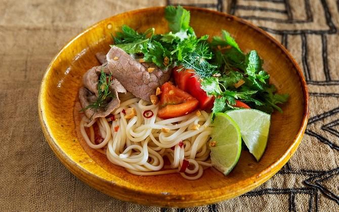 さっと作ってすぐに食べられる アジアンだし冷麺