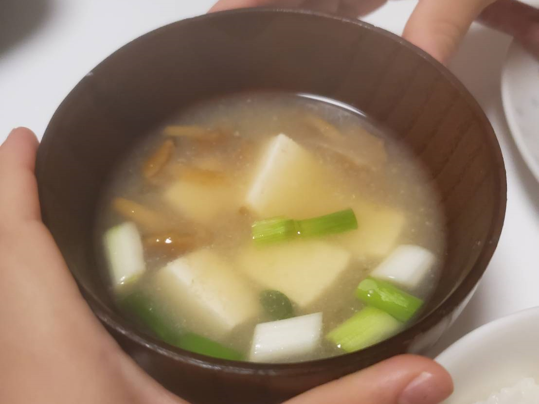 豆腐なめこ分葱の味噌汁1.png